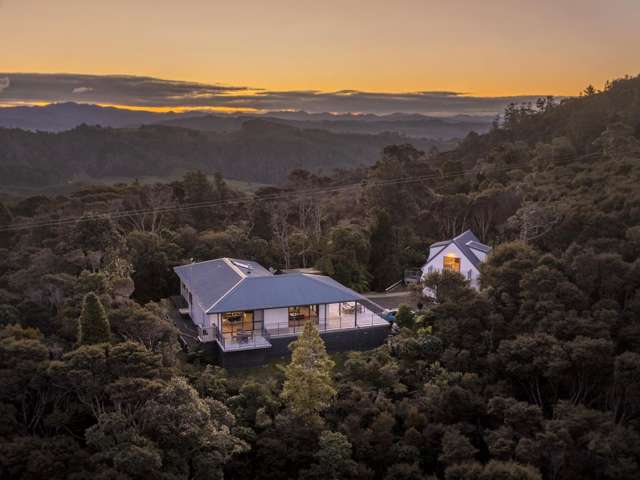 Secluded Coastal Retreat with Panoramic Sea Views