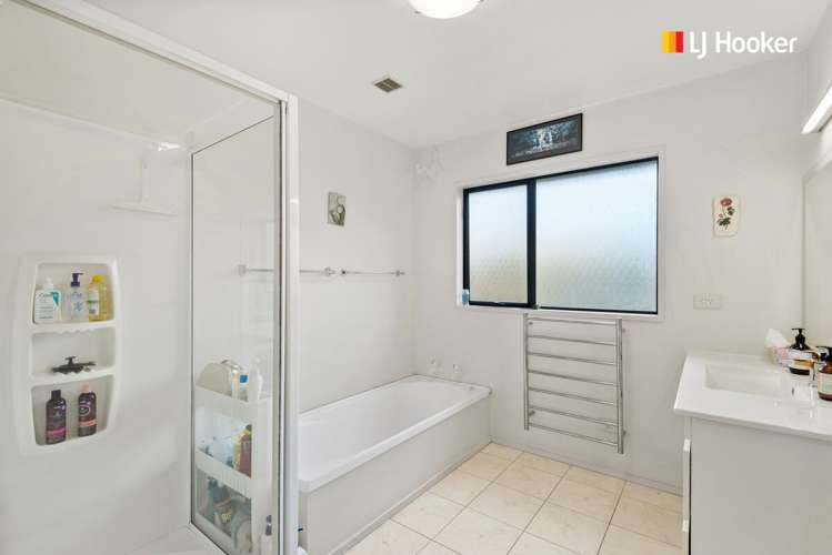 23 Joe Brown Avenue Mosgiel_16