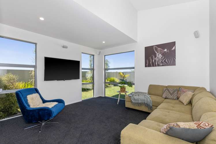 16 Pelorus Avenue Poraiti_6