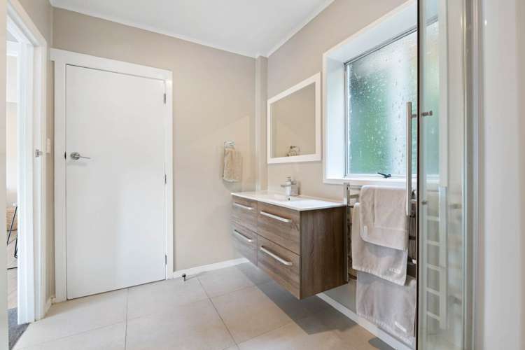 19 Waiwera Place Waiwera_17