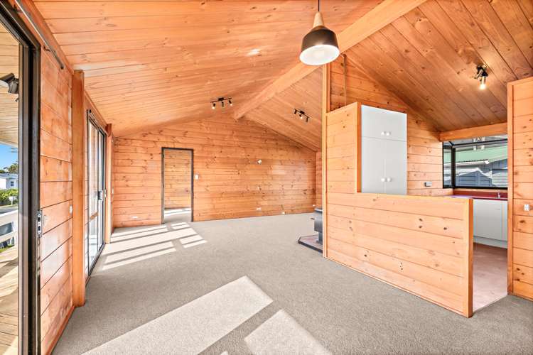 17 Mera Road Algies Bay_11