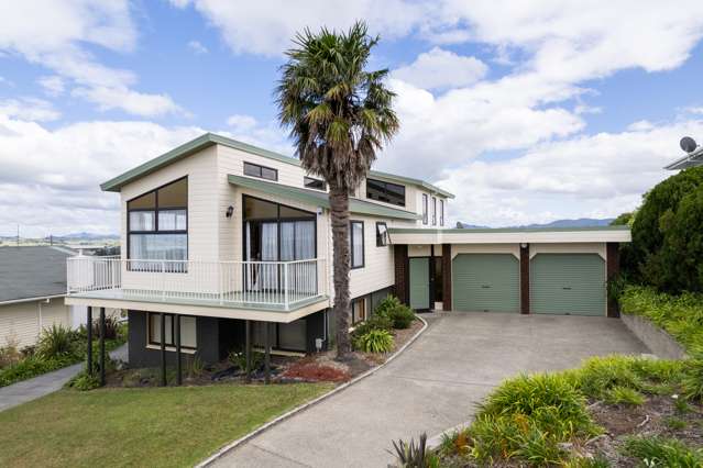 Onerahi Top Spot - Must Be Sold!!