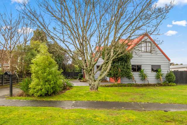 56 Larchmont Grove Totara Park_1