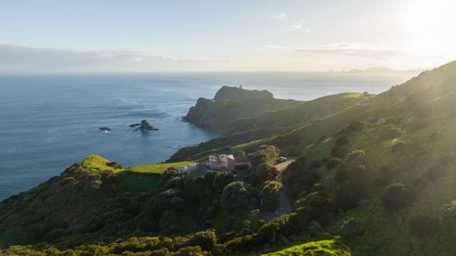 Amalfi Coast meets the New Zealand Pacific