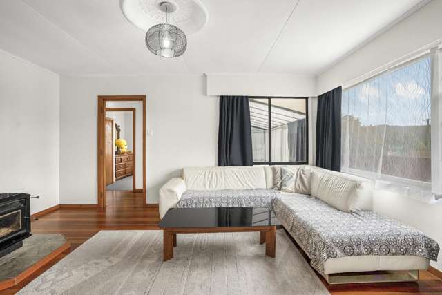 64 Russell Road Wainuiomata_1