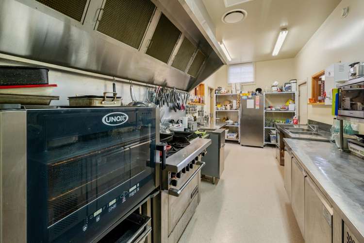 9125 Eton Street, Hyde Ranfurly_17