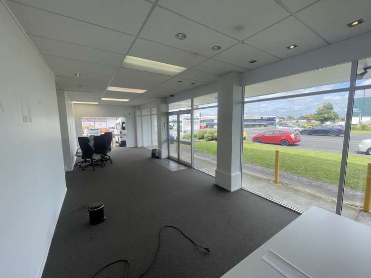 B/176-180 Great South Road Takanini_6