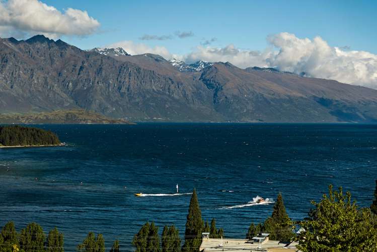 22 Lomond Crescent Queenstown_5