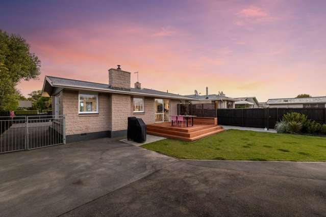 Modern Three Bedroom Family Home!