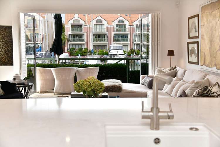 1 Waterside Crescent Gulf Harbour_11