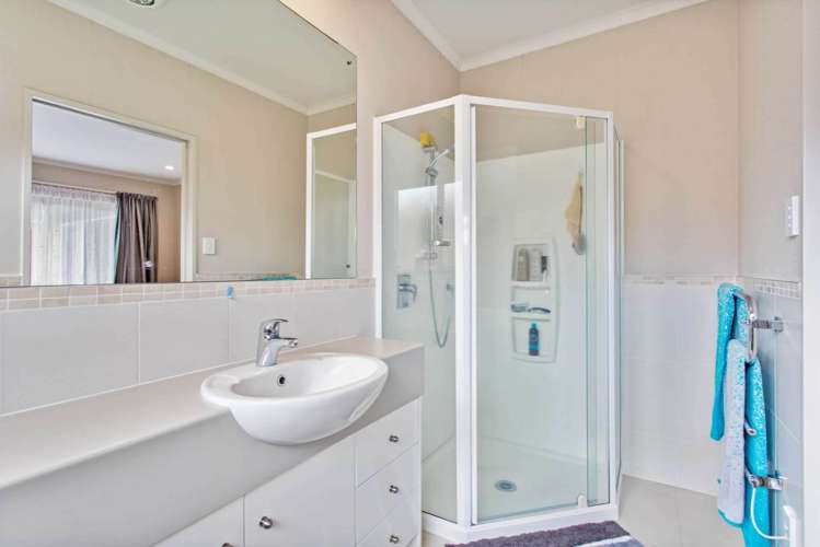 37 Stranraer Crescent Wattle Downs_9