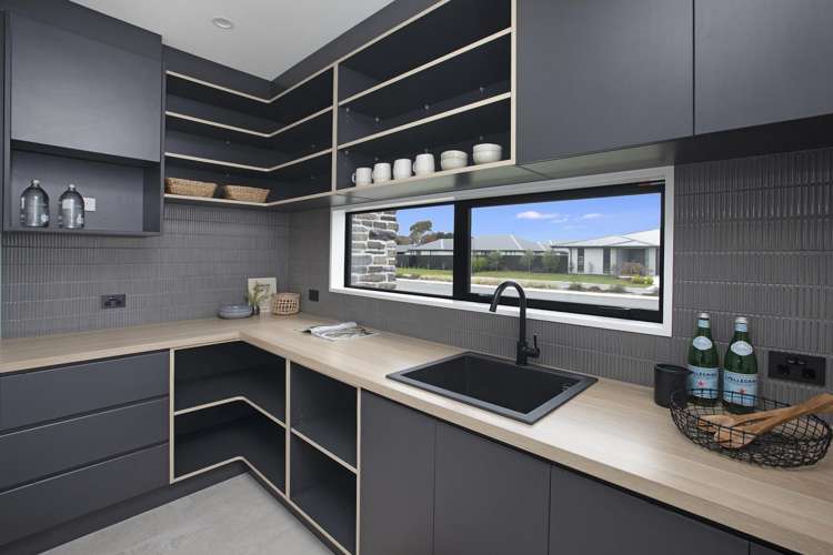 22 Verdeco Boulevard Lincoln_5
