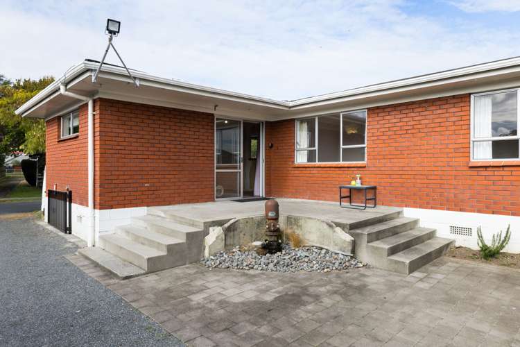 15 Sheridan Crescent Leamington_11