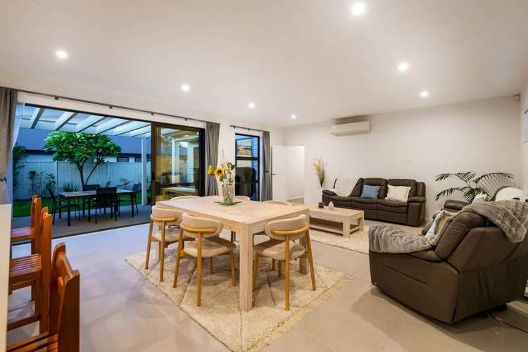 5 Karo Road Beachlands_26