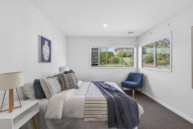 17 Mayfair Crescent Mairangi Bay_17