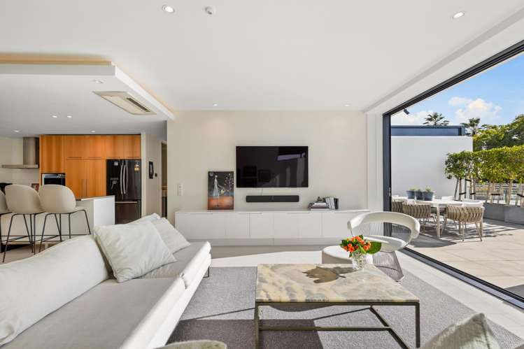 13/258 Hurstmere Road Takapuna_9