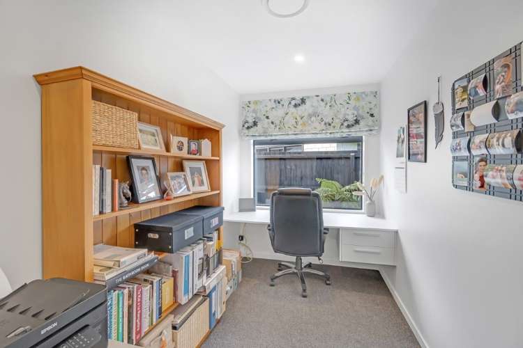 39 Dunlops Crescent Bottle Lake_11