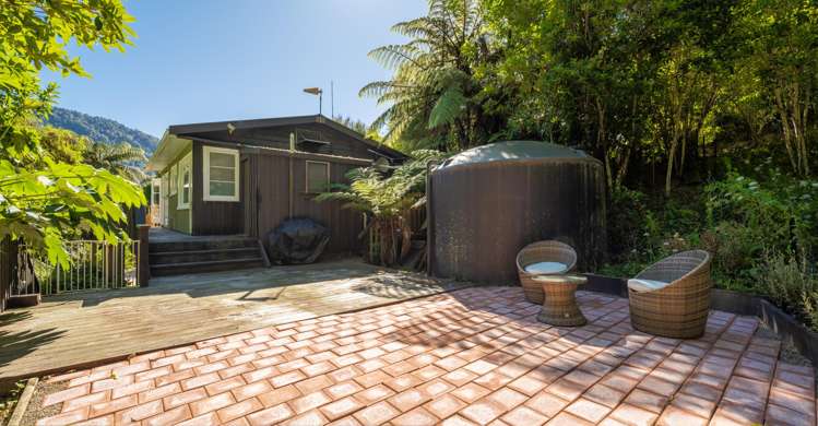 786 Queen Charlotte Drive Havelock_29
