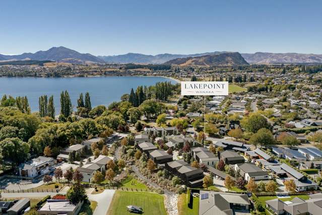 Walk to the Lake. Live the Wānaka Lifestyle.
