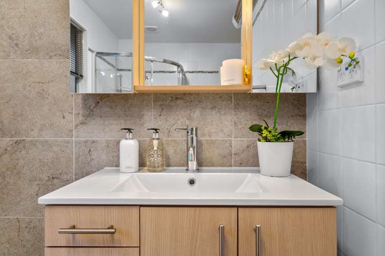 15 Tableau Place Totara Vale_15