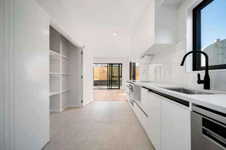 5 /8 Clutha Crescent Clover Park_5