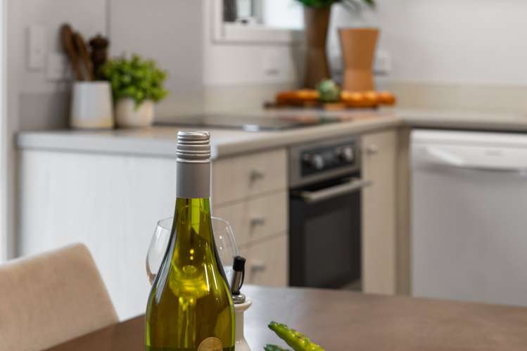 61 Chiefs Court Hamilton East_16