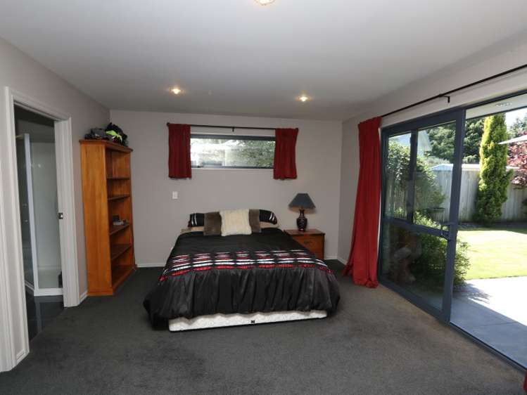 16 Somerset Grove Allenton_13