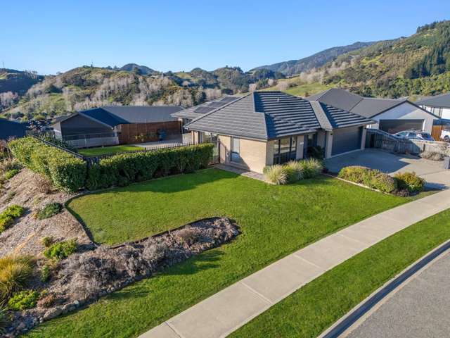 Modern Family Home in Stoke with Ample Off-Street Parking