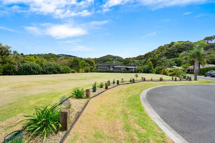 8 & 10 Edgewater Place Matapouri_13