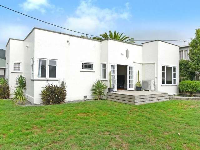 Charming Art Deco style home in Naenae!