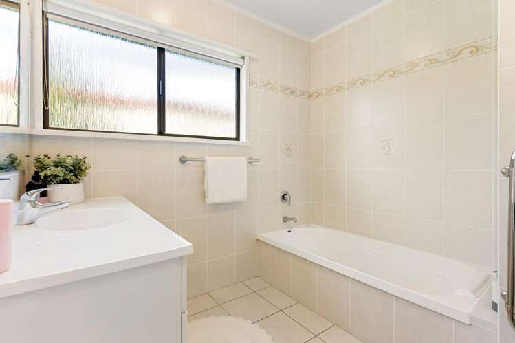 3 Hollyhock Place Browns Bay_16
