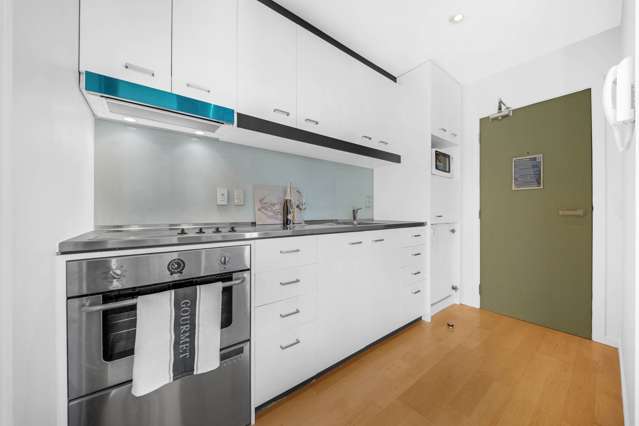 9B/32 Eden Crescent City Centre_3