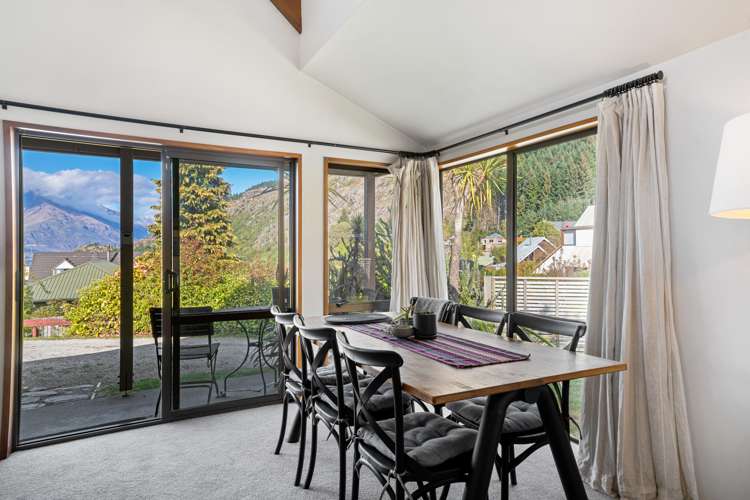 25d Williams Street Fernhill/Sunshine Bay_5