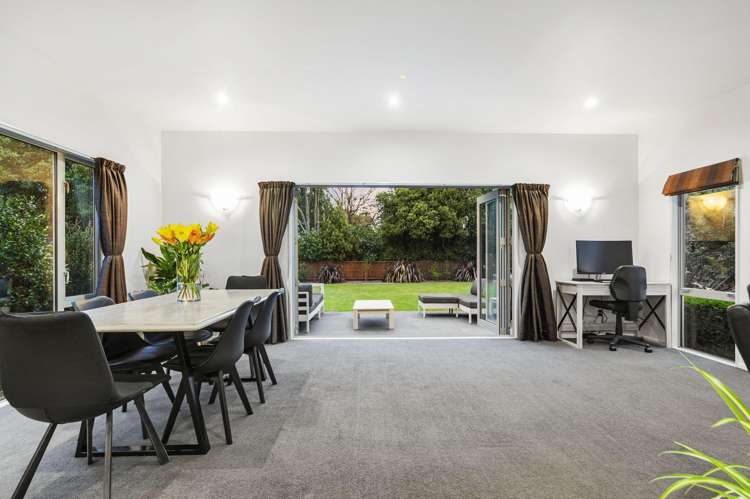 87 Travis Country Drive Burwood_5