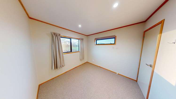 288 Lees Road Feilding_10