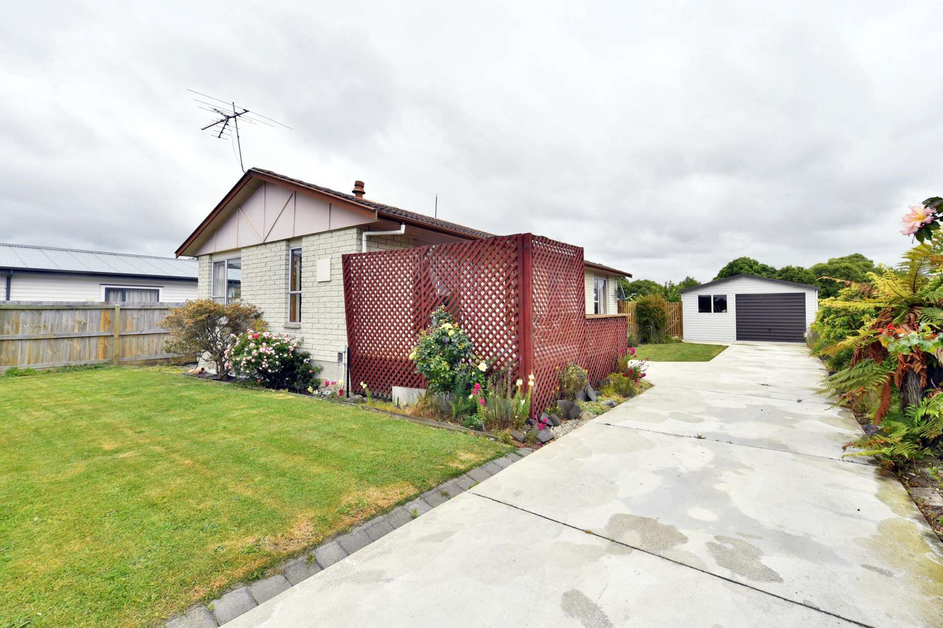 31 Denniston Crescent Redwood_0