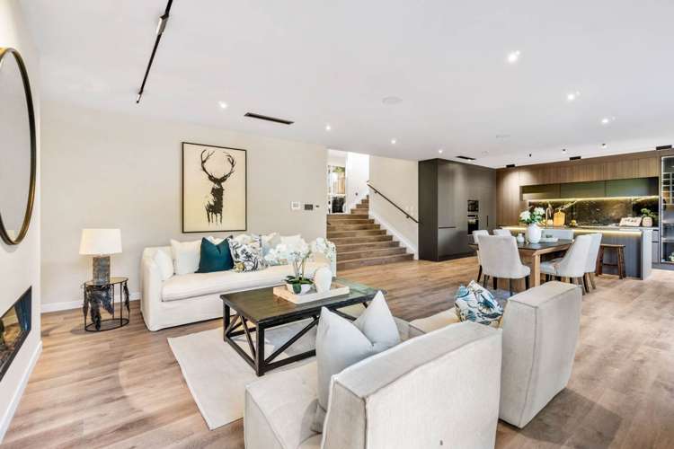 9C Olwyn Place Greenhithe_21