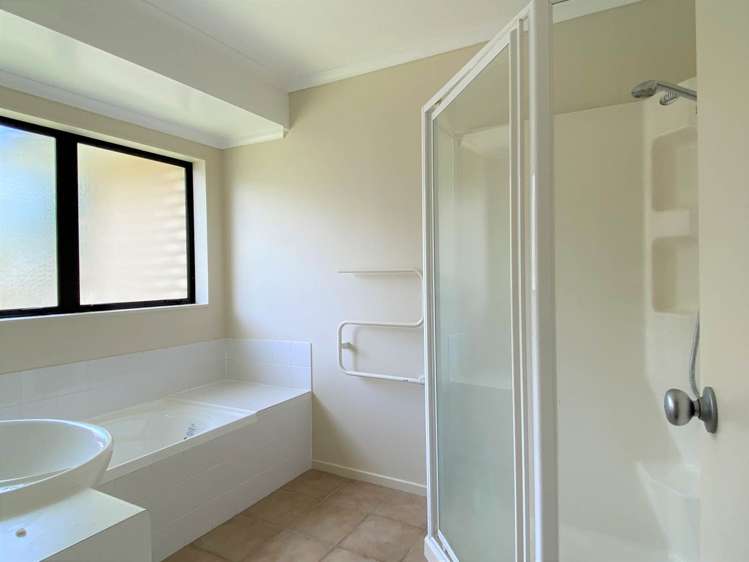 7 Newinn Crescent East Tamaki Heights_8