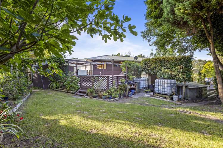 68 Gledstane Road Stanmore Bay_16