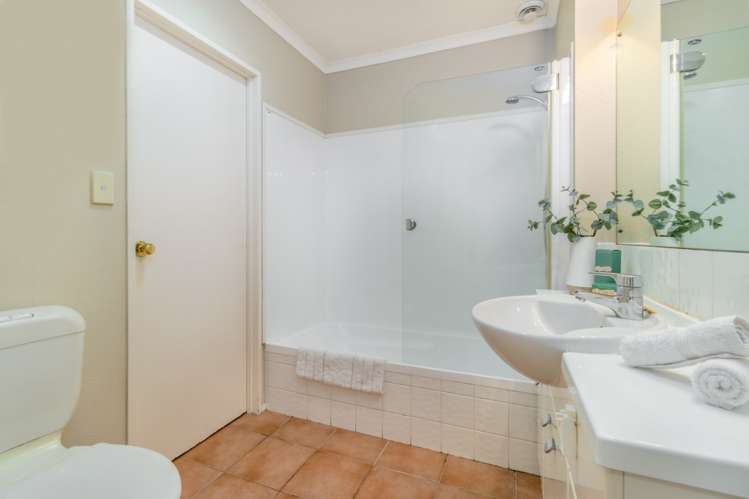 97/1 Ambrico Place New Lynn_9