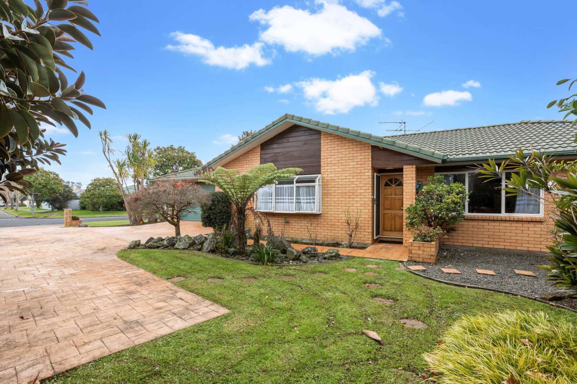 7 Cottesmore Place Huntington Park_0