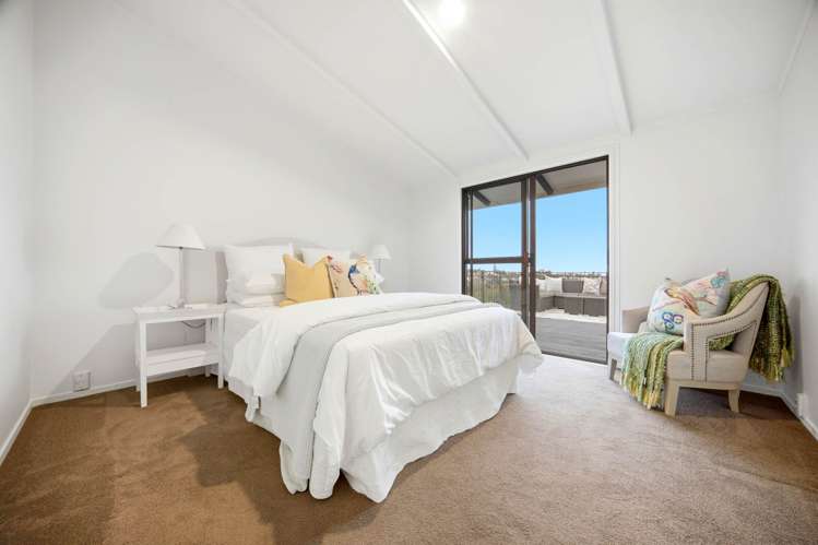 6 Chilton Place Mellons Bay_11