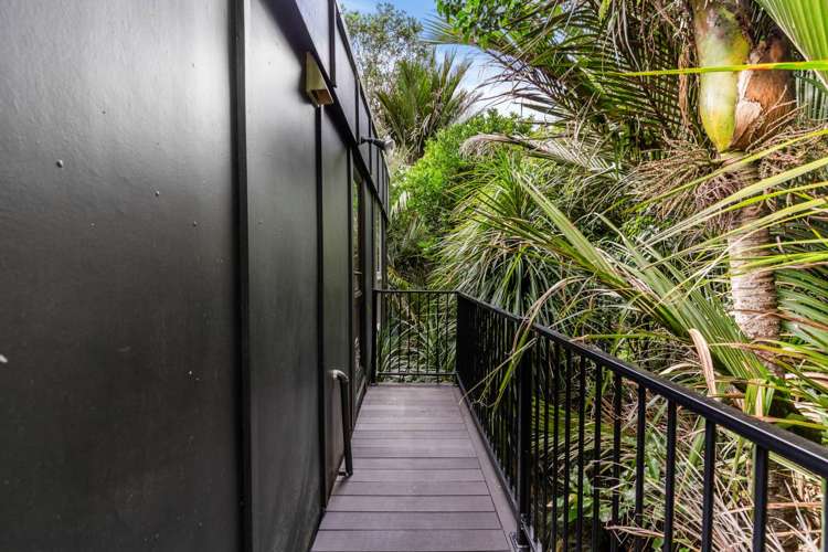 112 Woodlands Park Road Titirangi_19