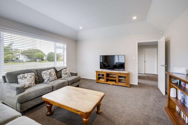 412 Nottingley Road Frimley_6