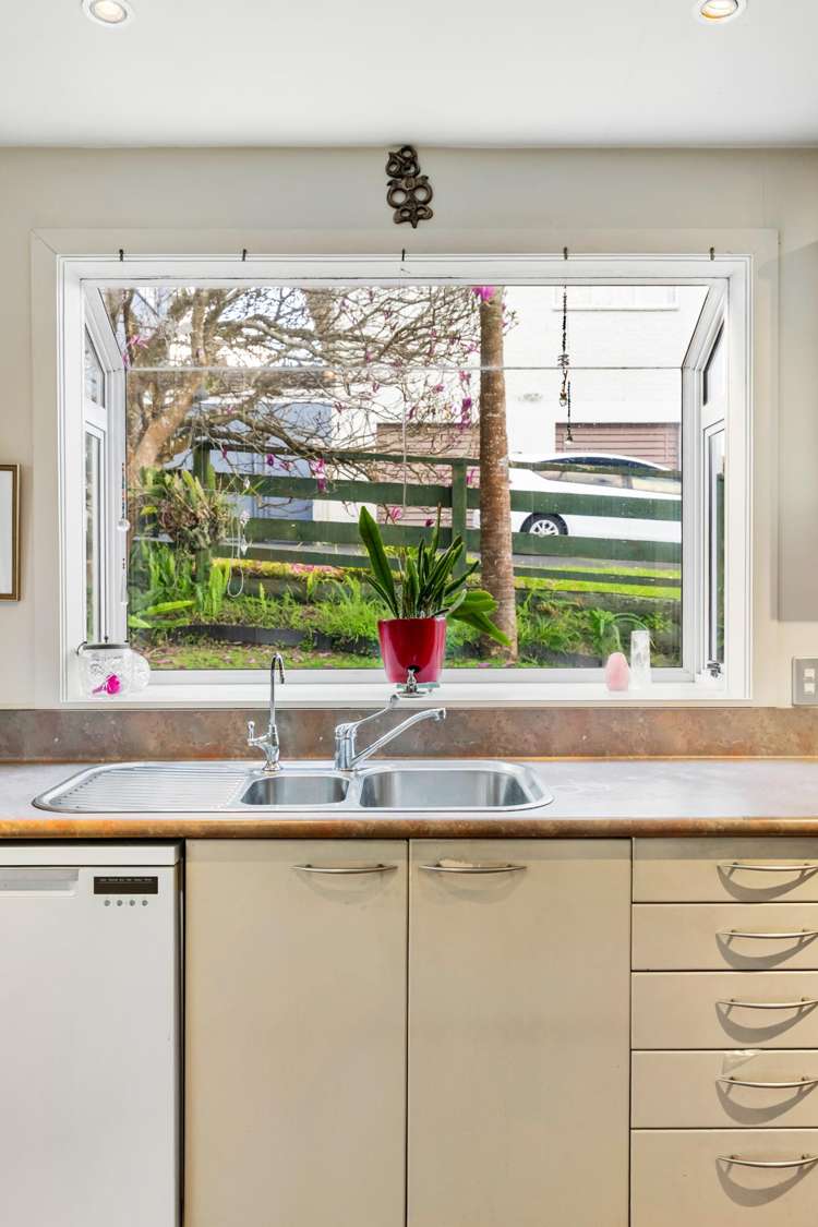 469 Beach Road Murrays Bay_3