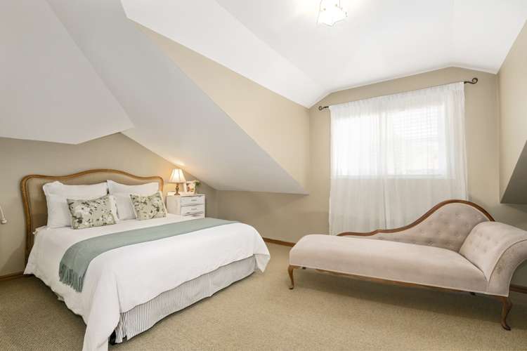 2 Barton Road Heretaunga_17
