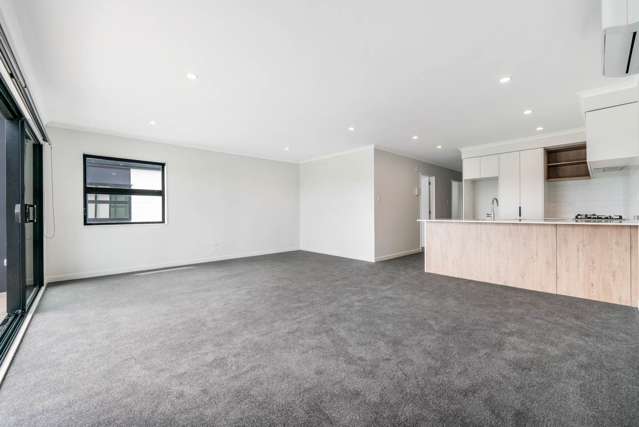 104/32 Shortfin Place Flat Bush_4