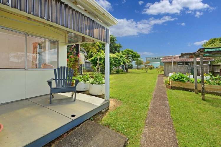 19 Levesque Street Birkdale_14