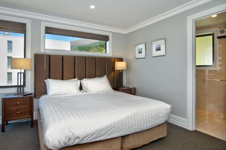 1005/34 Lake Esplanade Queenstown_14