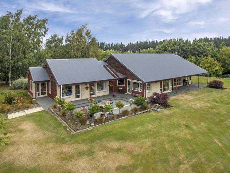 427 Halkett Road West Melton_23